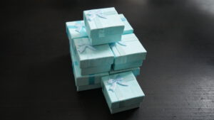 P1110043 Verpackung Kettenanhänger Symbol